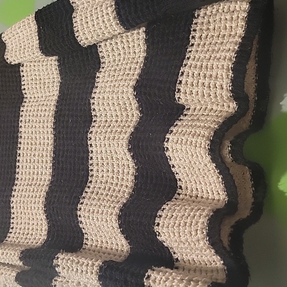 American Eagle Outfiters Women's Black And White Striped Open Knit Sweater Large - Picture 6 of 6